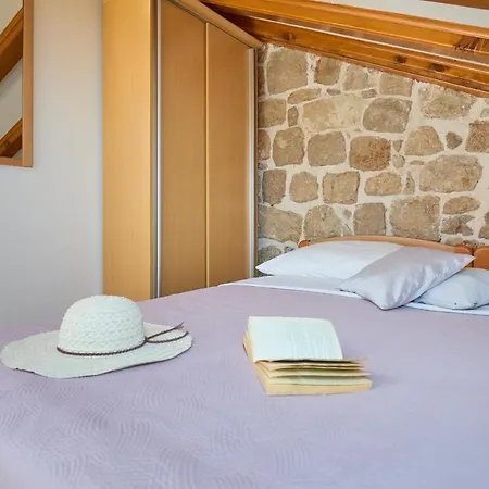 Hedera Estate, Hedera A20 Dubrovník