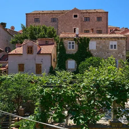 Hedera Estate, Hedera A20