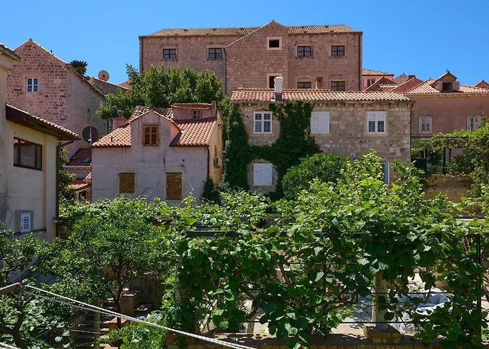 Hedera Estate, Hedera A20